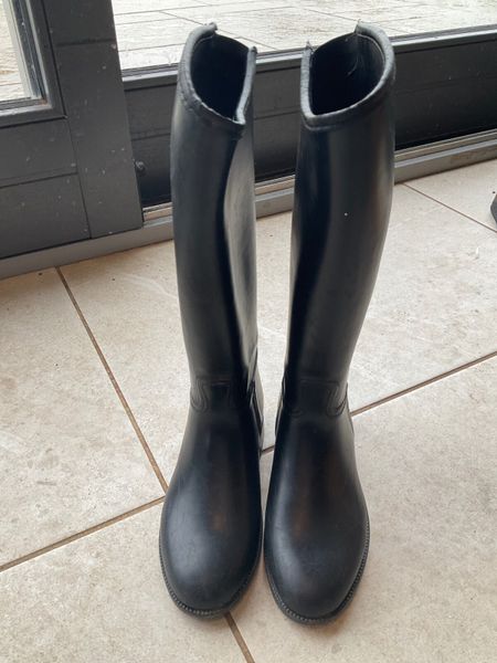 Horse riding boots for sale in Co. Tipperary for 20 on DoneDeal