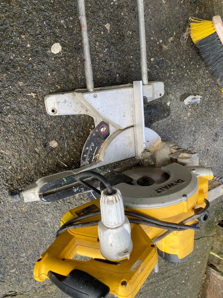 Dewalt dw017 store 24v mitre saw