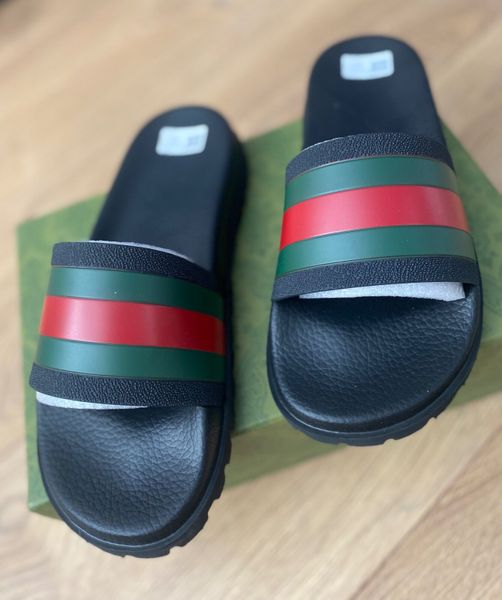 Gucci store slide sale