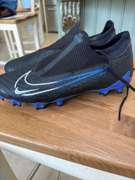 Navy blue cheap nike boots