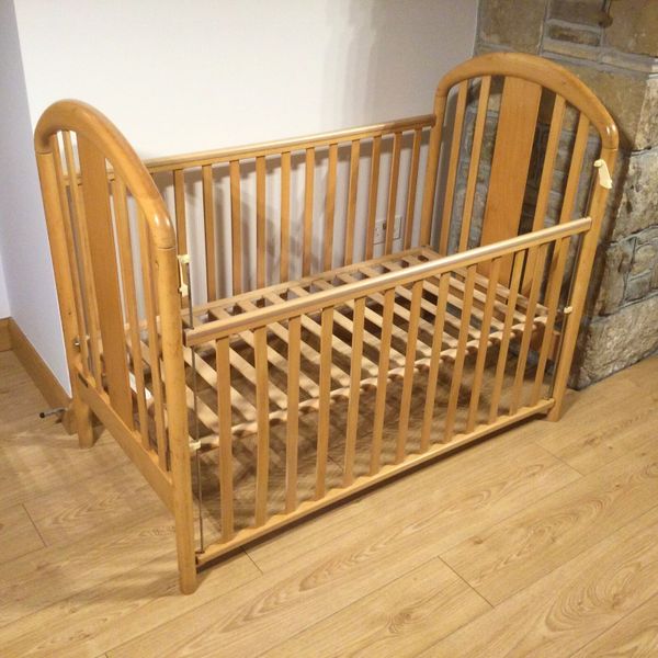 Mamas and papas outlet dropside cot