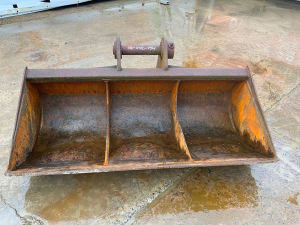 72" GRADING BUCKET..........80mm PINS.....72CM. 293074357