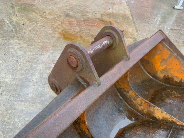 72" GRADING BUCKET..........80mm PINS.....72CM. 293074350
