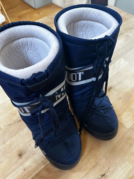 Moon boots outlet size 6