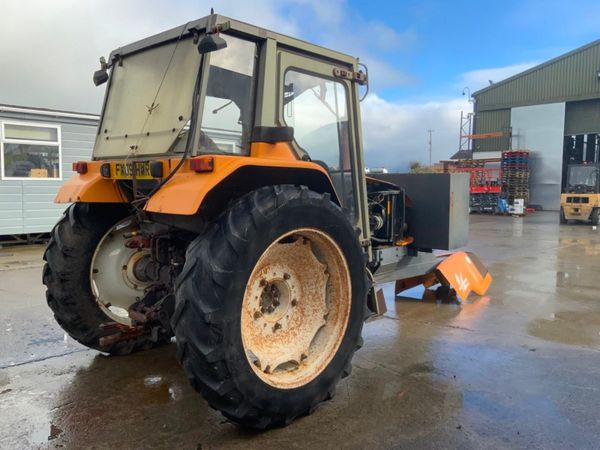 **** 2009 RENAULT CERES TRACTOR *** 293080713