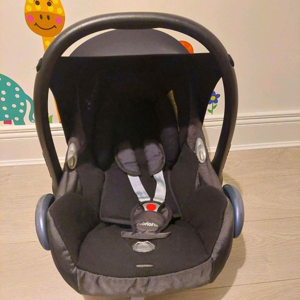 Maxi cosi car hotsell seat done deal