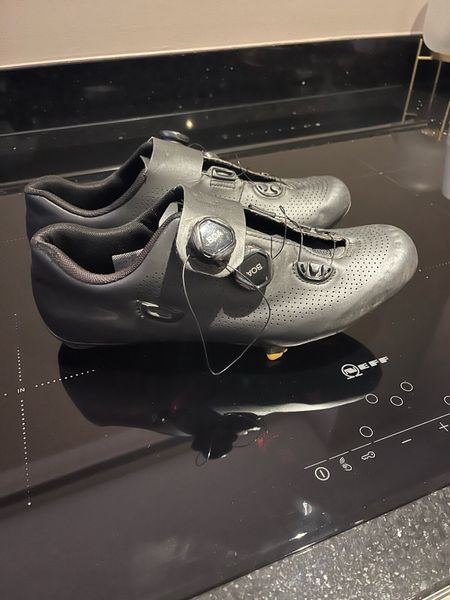 Used cycling best sale shoes for sale