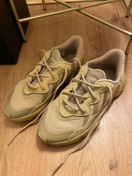 Adidas originals ozweego outlet beige undertones