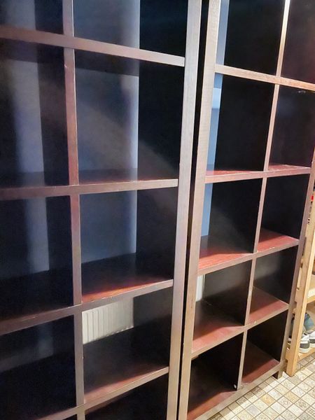 Done deal store bookcase