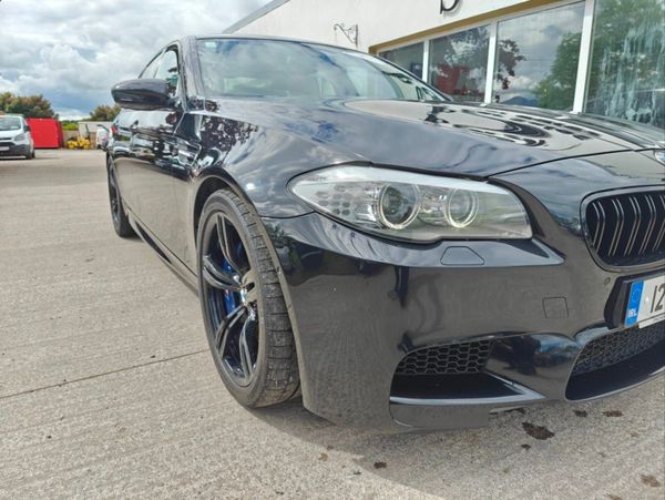 BMW M5 M5 4.4 Twin Turbo V8 304273201