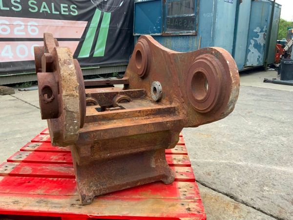 HYDRAULIC Q/HITCH....100mm PINS......161wa. 304585249