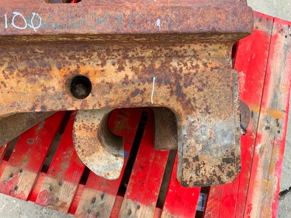 HYDRAULIC Q/HITCH....100mm PINS......161wa. 304585241