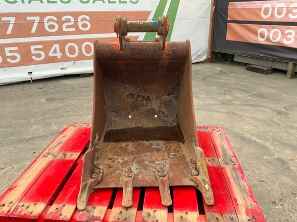 24" DIGGING BUCKET......60mm PINS.......133wa. 304594653