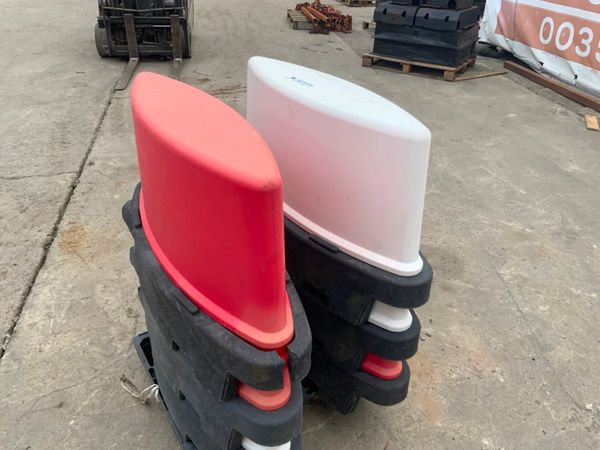 WEIGHTED  PEDESTRIAN SAFETY BARRIERS.. 304942426