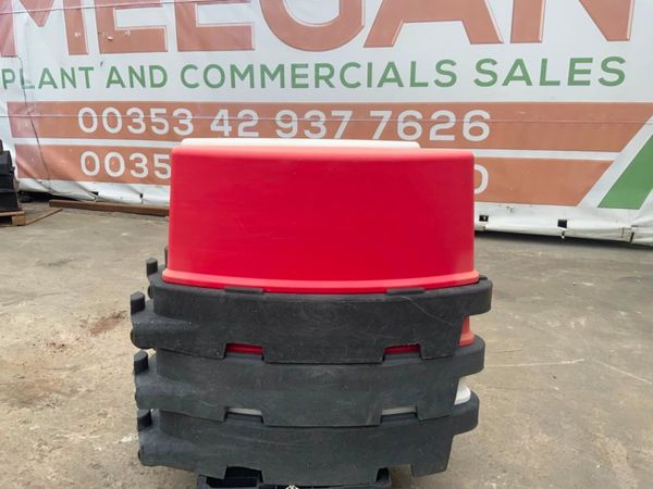WEIGHTED  PEDESTRIAN SAFETY BARRIERS.. 304942427