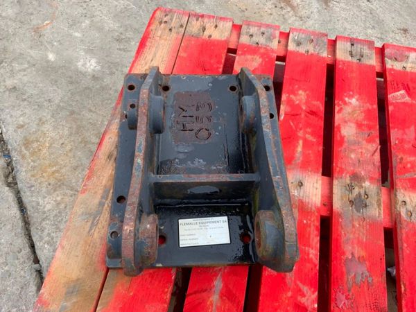30mm HAMMER CRADLE  ATTACHMENT.......430. 305041489