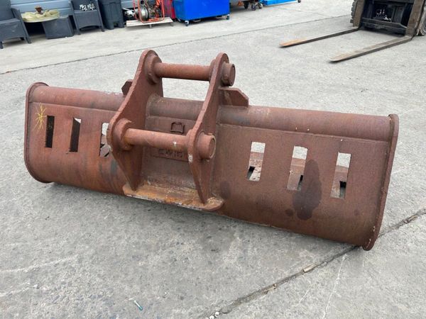 84" SKELETON BUCKET 7 FT...... 80MM...... 946 DB 305090405