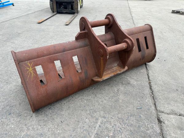 84" SKELETON BUCKET 7 FT...... 80MM...... 946 DB 305090406
