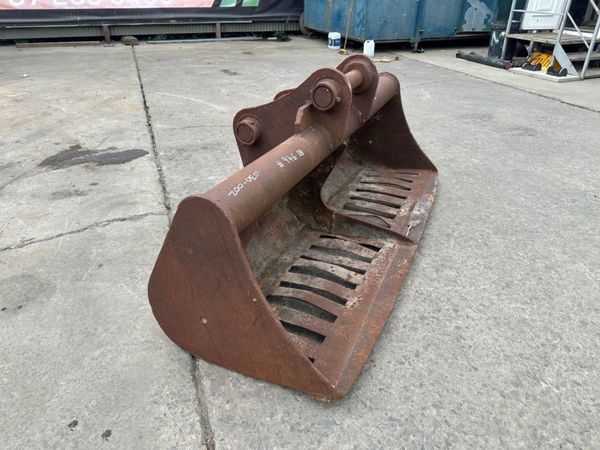 84" SKELETON BUCKET 7 FT...... 80MM...... 946 DB 305090403