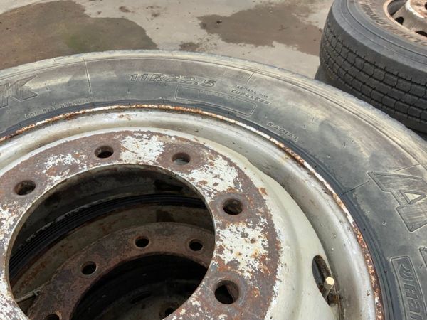 PART WORN TRUCK TYRES / RIMS..........22.5. 305329443