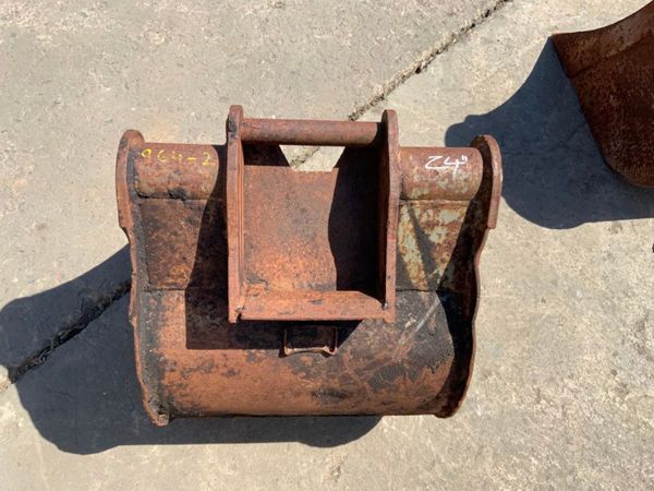 24" / 18"... ....HARFORD.... BUCKETS.......964/2/ 305453115