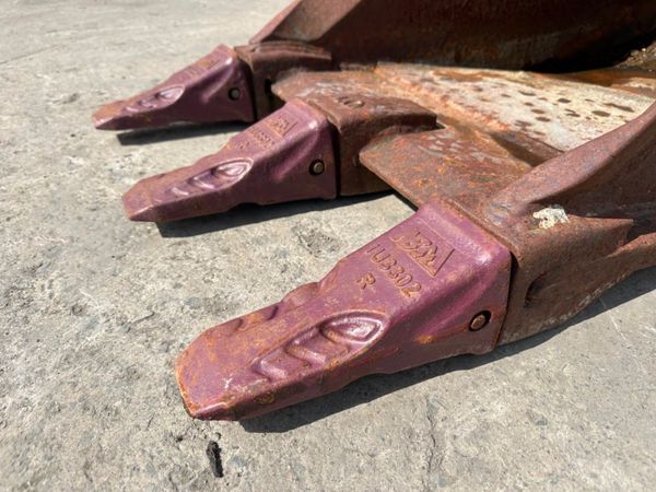 24"... BMC... DIGGING BUCKET ...80MM.... 949 DB 305773299
