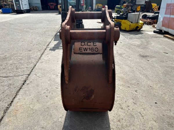 24"... BMC... DIGGING BUCKET ...80MM.... 949 DB 305773308
