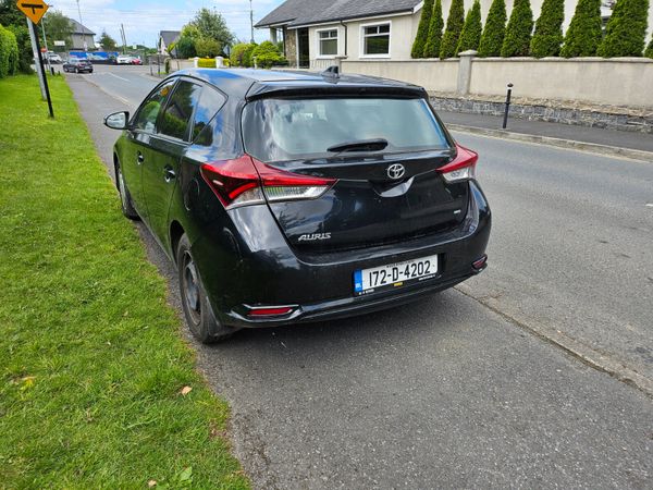 Toyota Auris 2017 306259548