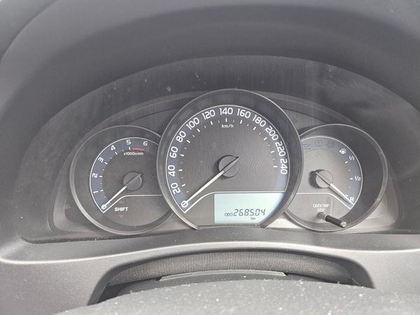 Toyota Auris 2017 306259552