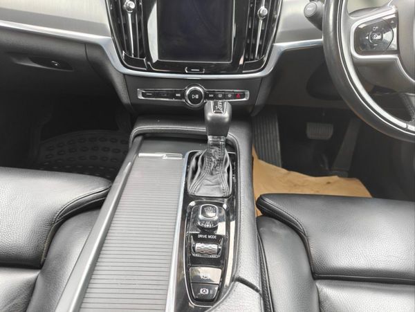 Volvo S90 D3 150hp Momentum Auto 306647067