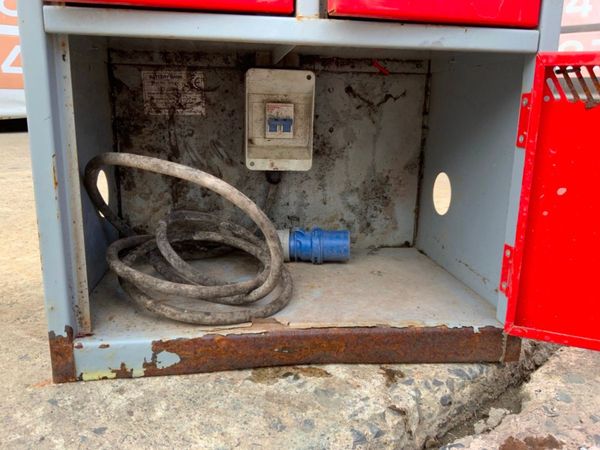 BATTERY BANK / SECURE CHARGING STATION. 307027969