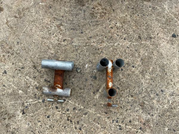SCAFFOLDING PIPE BRACKETS. 308628865