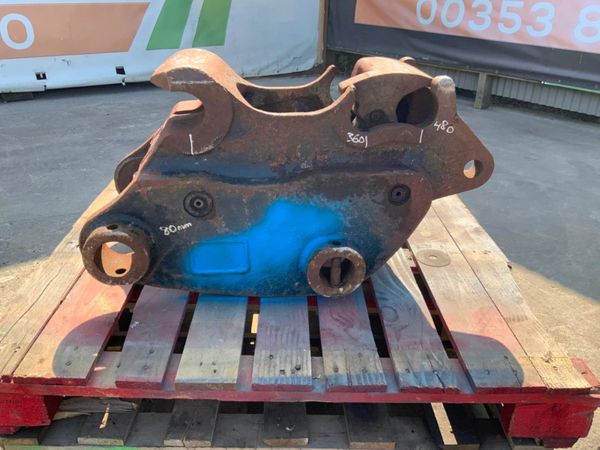 HYDRAULIC QUICK HITCH...80mm PINS......98mh. 308810944