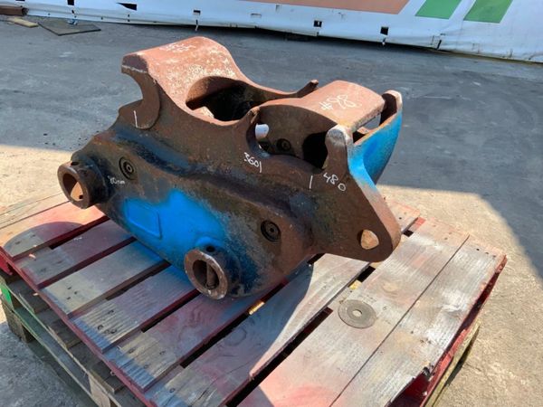 HYDRAULIC QUICK HITCH...80mm PINS......98mh. 308810945