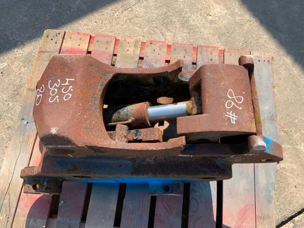 HYDRAULIC QUICK HITCH...80mm PINS......98mh. 308810942