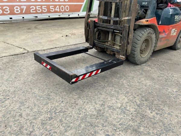 FORK LIFT PUSHING  ATTACHMENT. 308848584