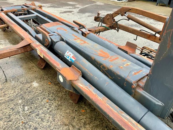 VDL HOOK LOADER SKIP GEAR.........4056. 309171822