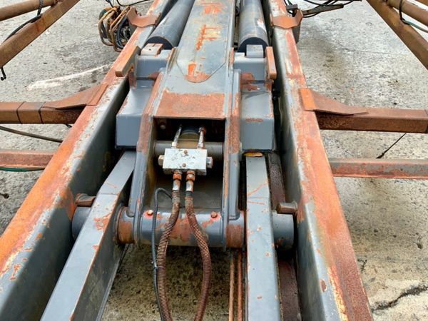 VDL HOOK LOADER SKIP GEAR.........4056. 309171823