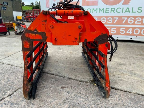 FINLAY HYDRAULIC BLOCK GRAB......4 BALE. 309680355