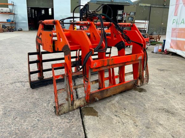 FINLAY HYDRAULIC BLOCK GRAB......4 BALE. 309680351