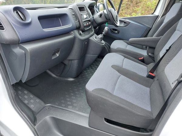 Opel Vivaro 2019 LWB Imaculate cond..Price INC Vat 300033446