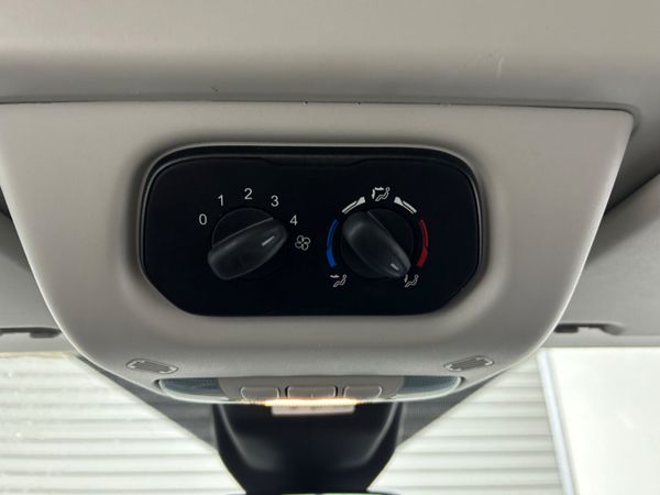 2015 (152) FORD TRANSIT 17 SEATER. 2.2 TDCI 301002218