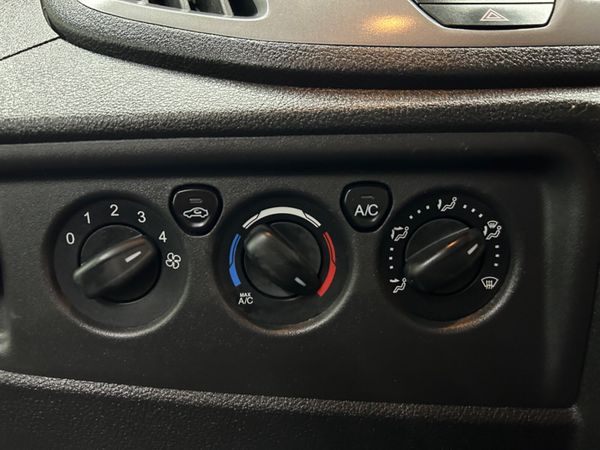 2015 (152) FORD TRANSIT 17 SEATER. 2.2 TDCI 301002234