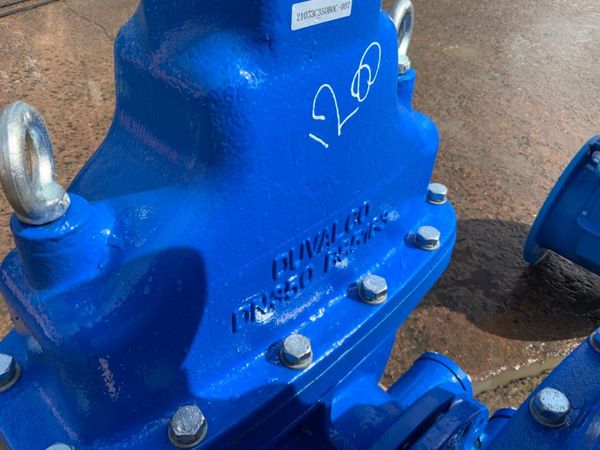 CAST IRON WATERMAIN SLUICE VALVES....1602 301020848