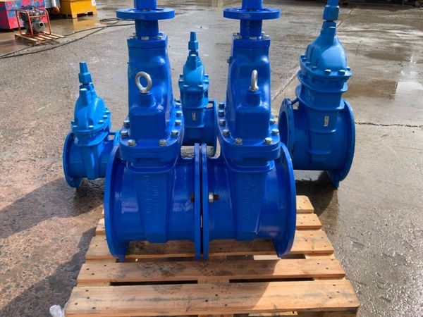 CAST IRON WATERMAIN SLUICE VALVES....1602 301020851