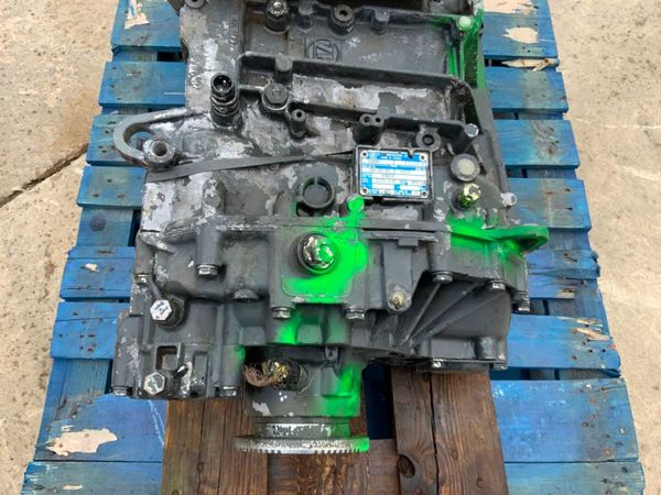 DAF 75CF 9 Speed ZF Manual Gear Box......9 S 1110 301779483