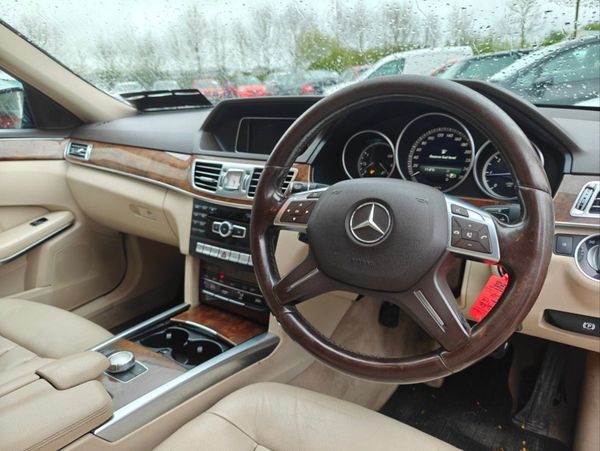 Mercedes-Benz E-Class E 200 CDI Elegance Auto 301818243
