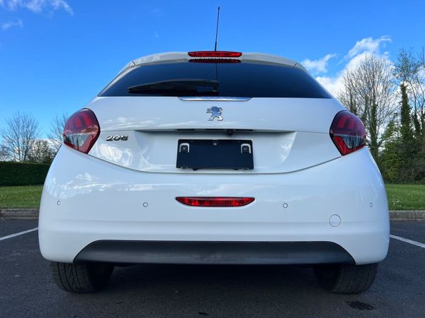 16 Peugeot 208 1.2 Autos 301924378
