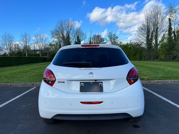 16 Peugeot 208 1.2 Autos 301924379