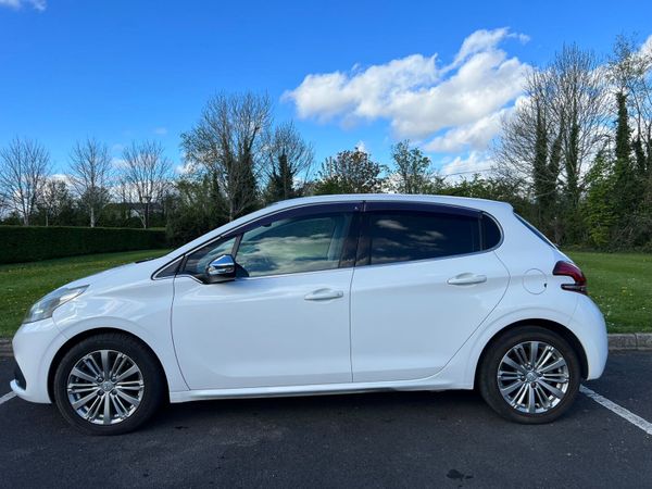 16 Peugeot 208 1.2 Autos 301924389